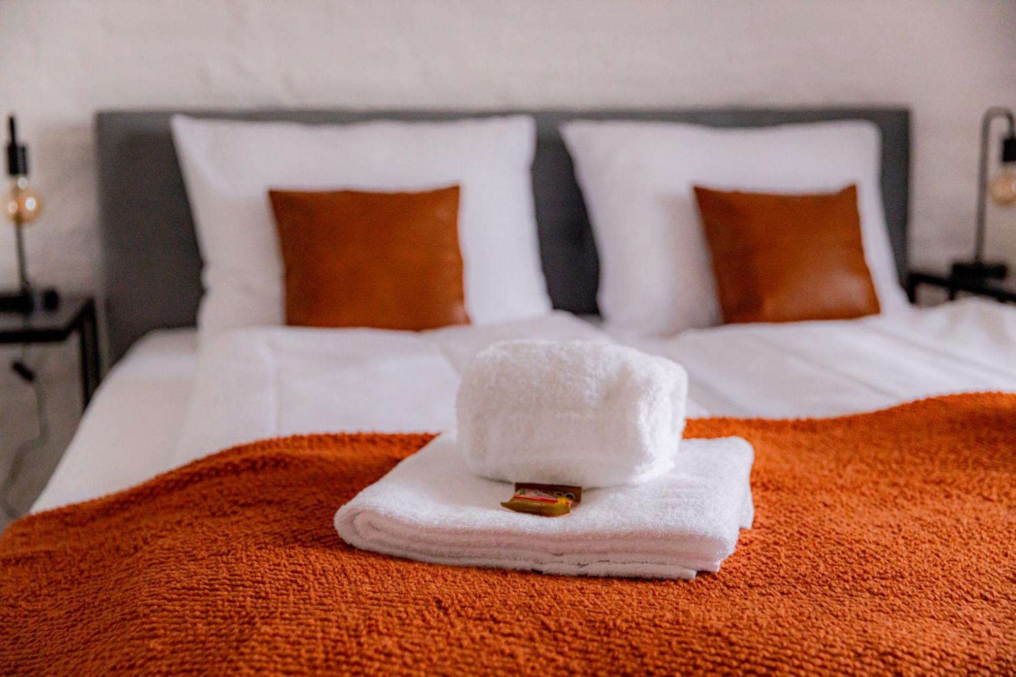Highlight Am Stadtplatz Muehldorf - C4S Come4Stay - 2 Zimmer Wohnung I Bis Zu 5 Gaeste Extérieur photo