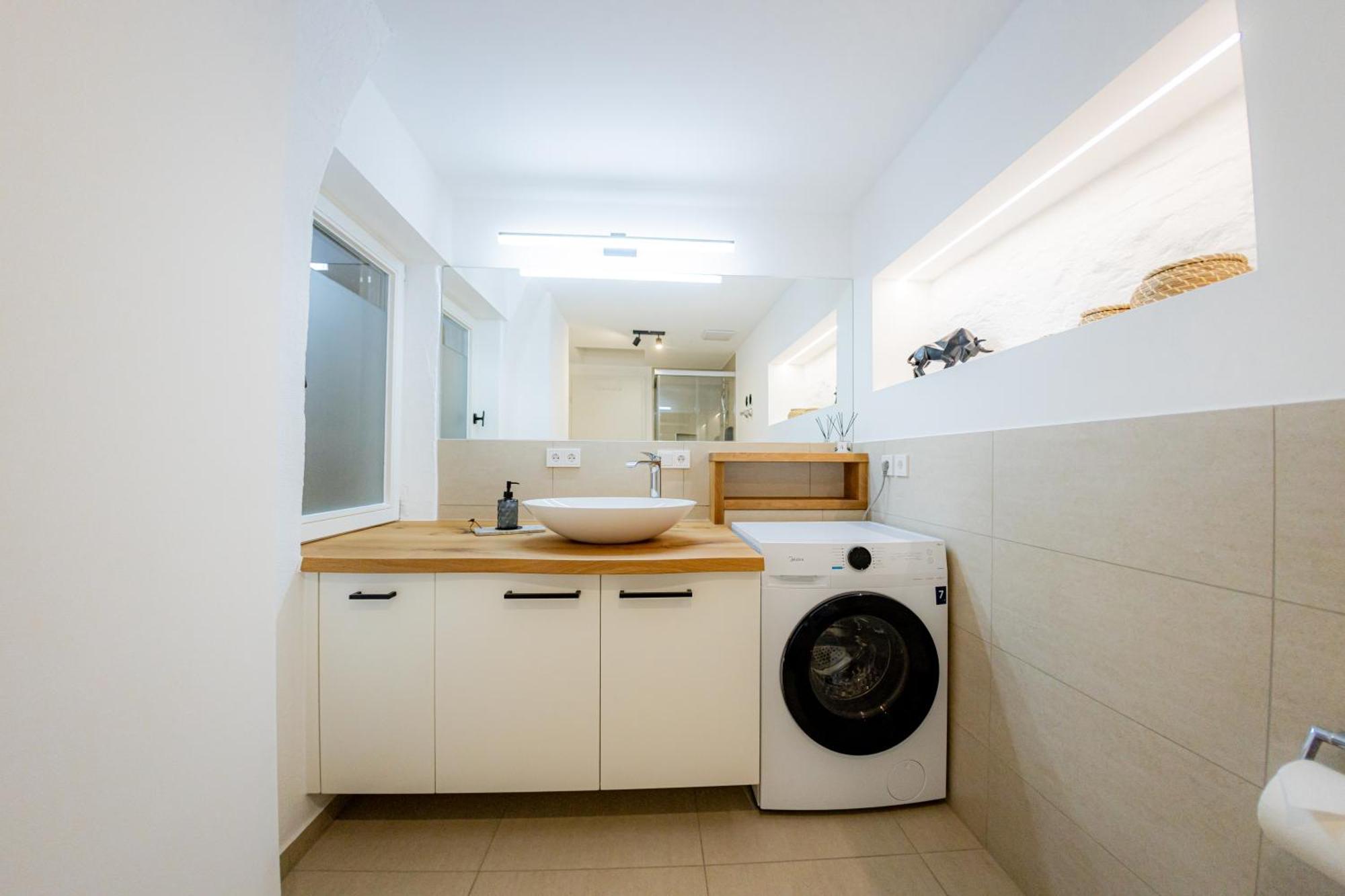 Highlight Am Stadtplatz Muehldorf - C4S Come4Stay - 2 Zimmer Wohnung I Bis Zu 5 Gaeste Chambre photo